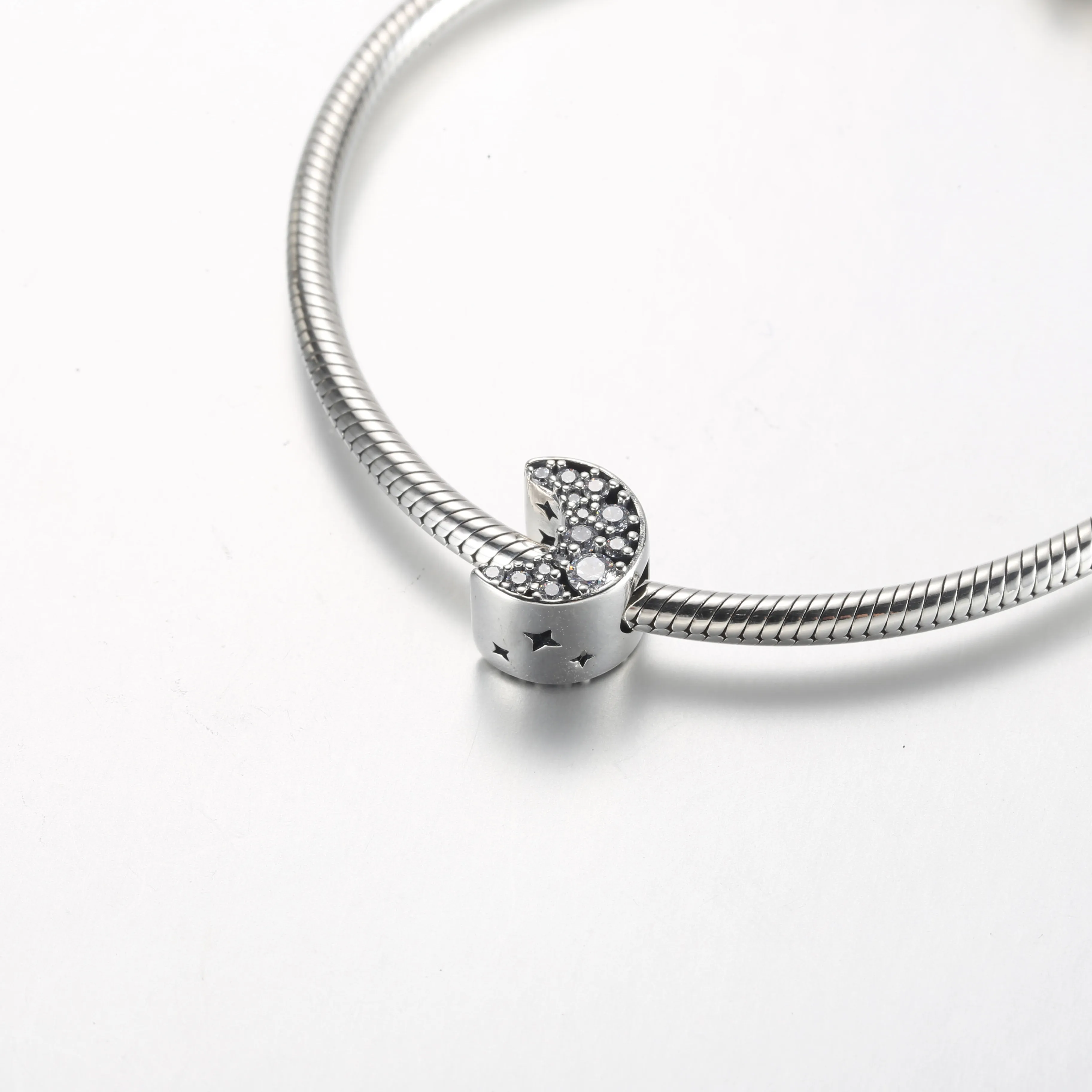 Pandora Funklende Halvmåne Charm - 792768C01