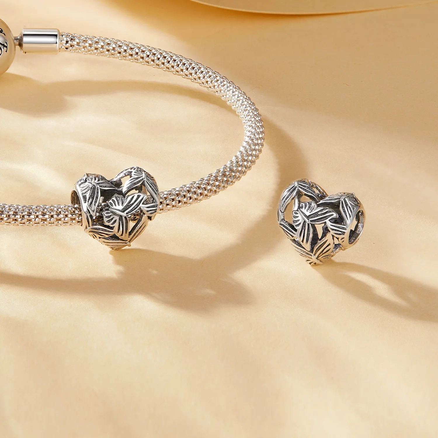 Pandora Style Hjerteformet Butterfly Charm - SCC2576