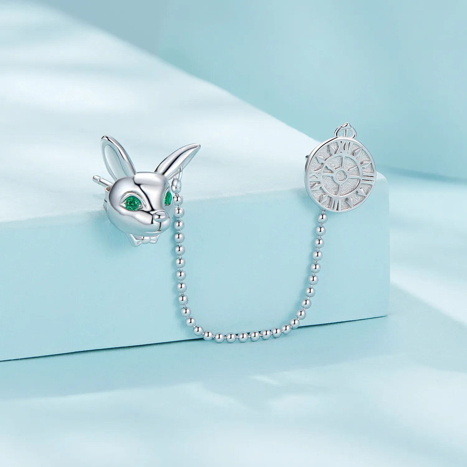 Pandora Style White Rabbit Clock Studs øredobber - SCE1617