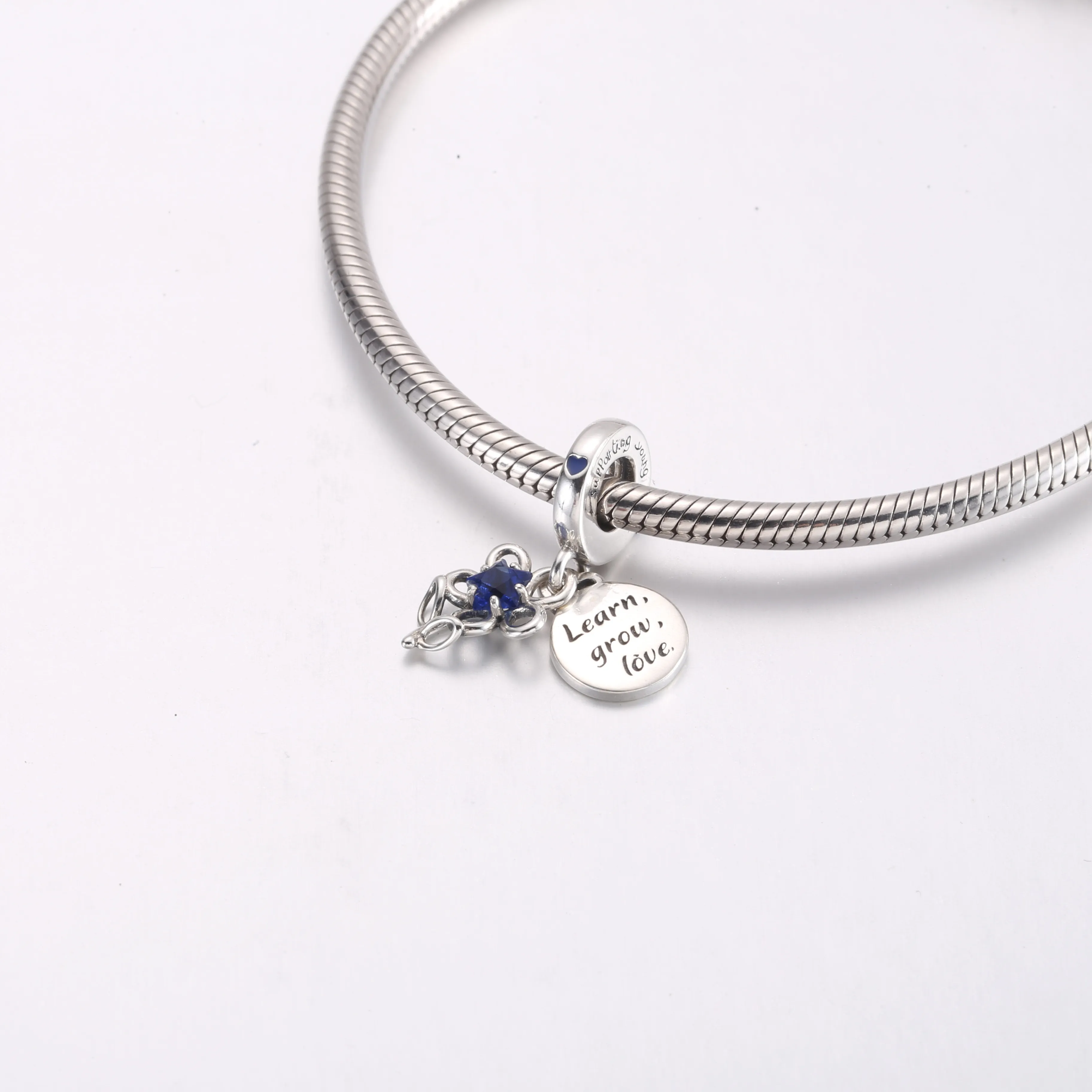 Pandora Blomstrende Blomst Dobbel Hengende Charm - 792293C01