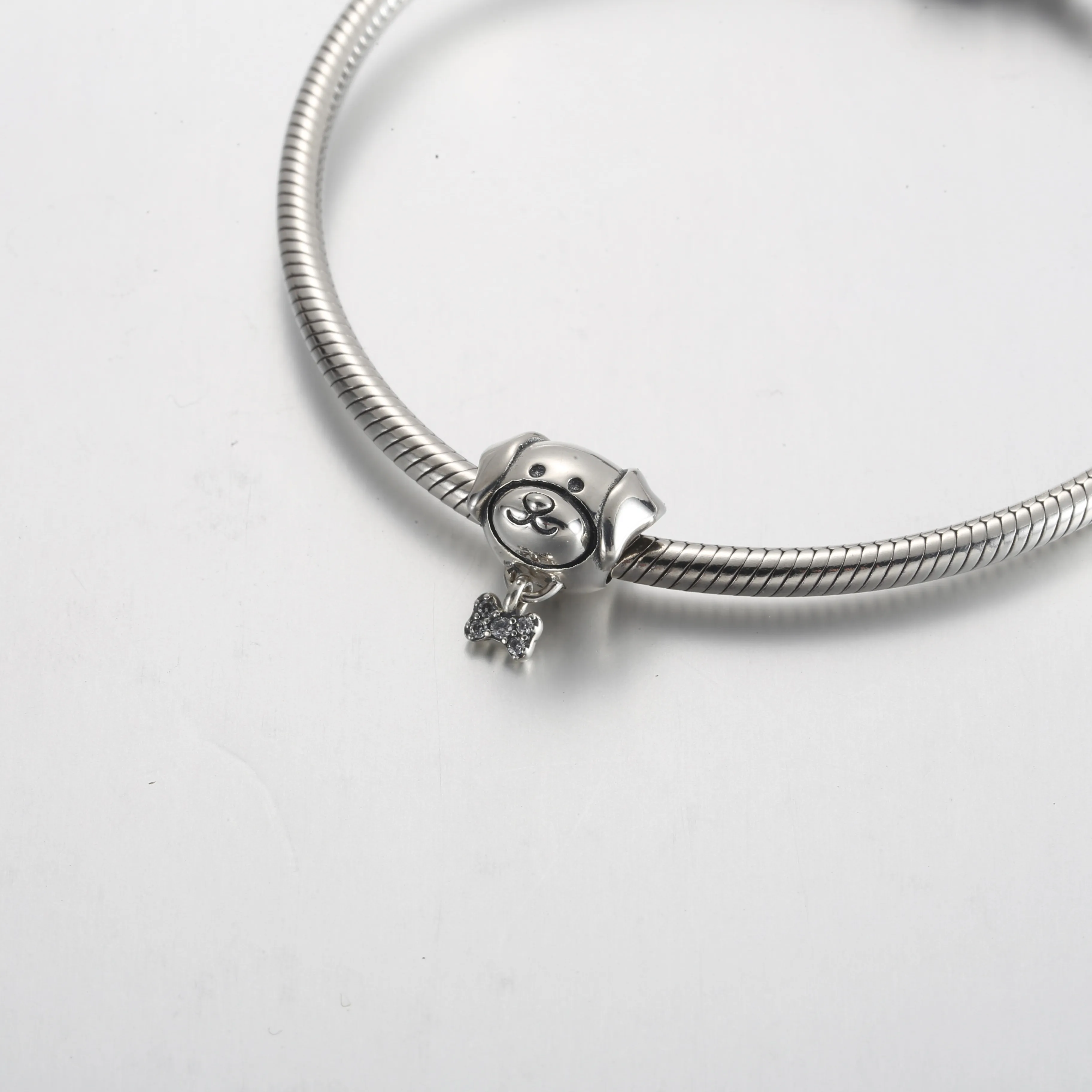 Pandora Hund og Ben Charm - 792254C01