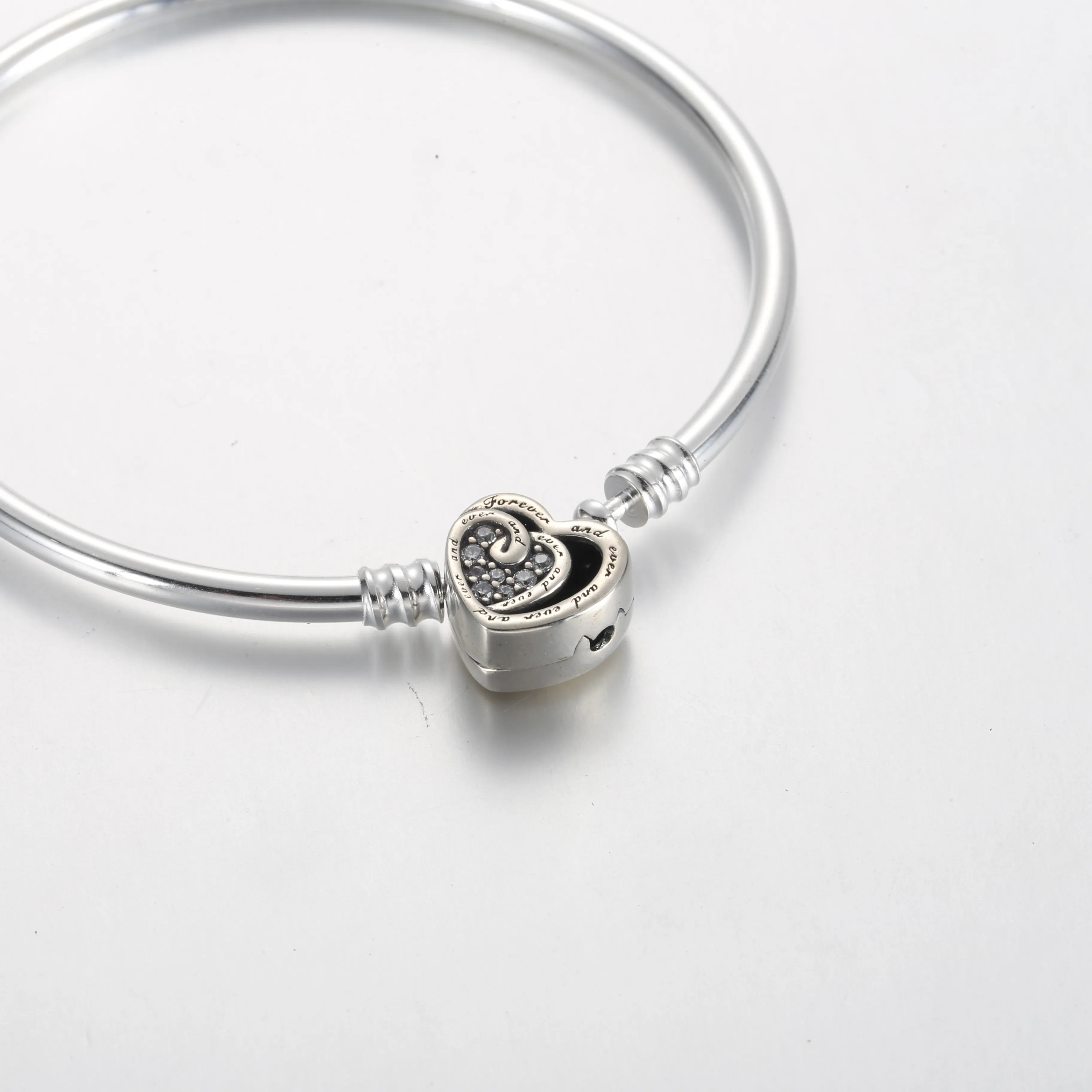 Pandora Moments Sammenflettede Evighet Hjerter Klemme Bangle - 591064C01