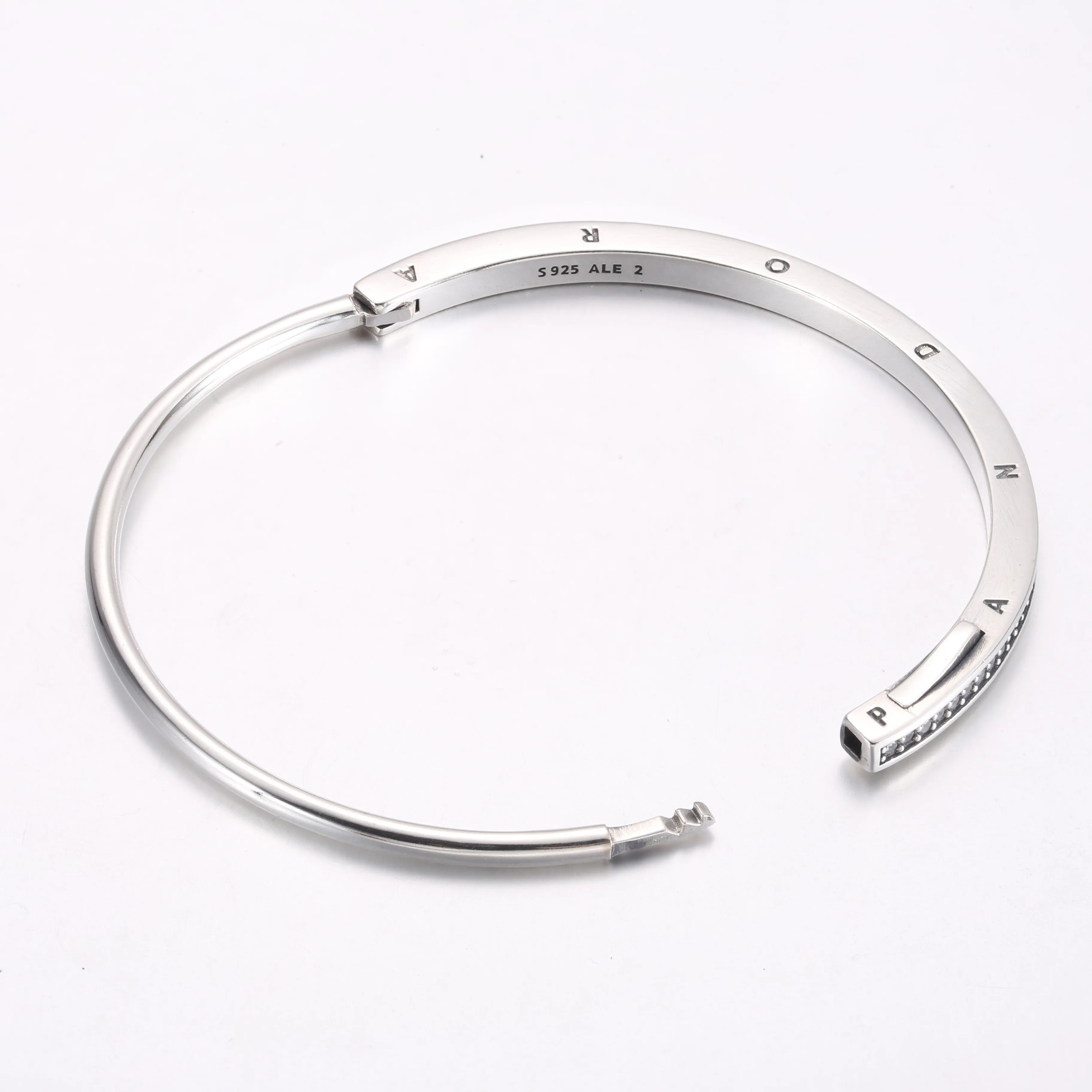 Pandora Signature I-D Pavé Bangle - 592313C01