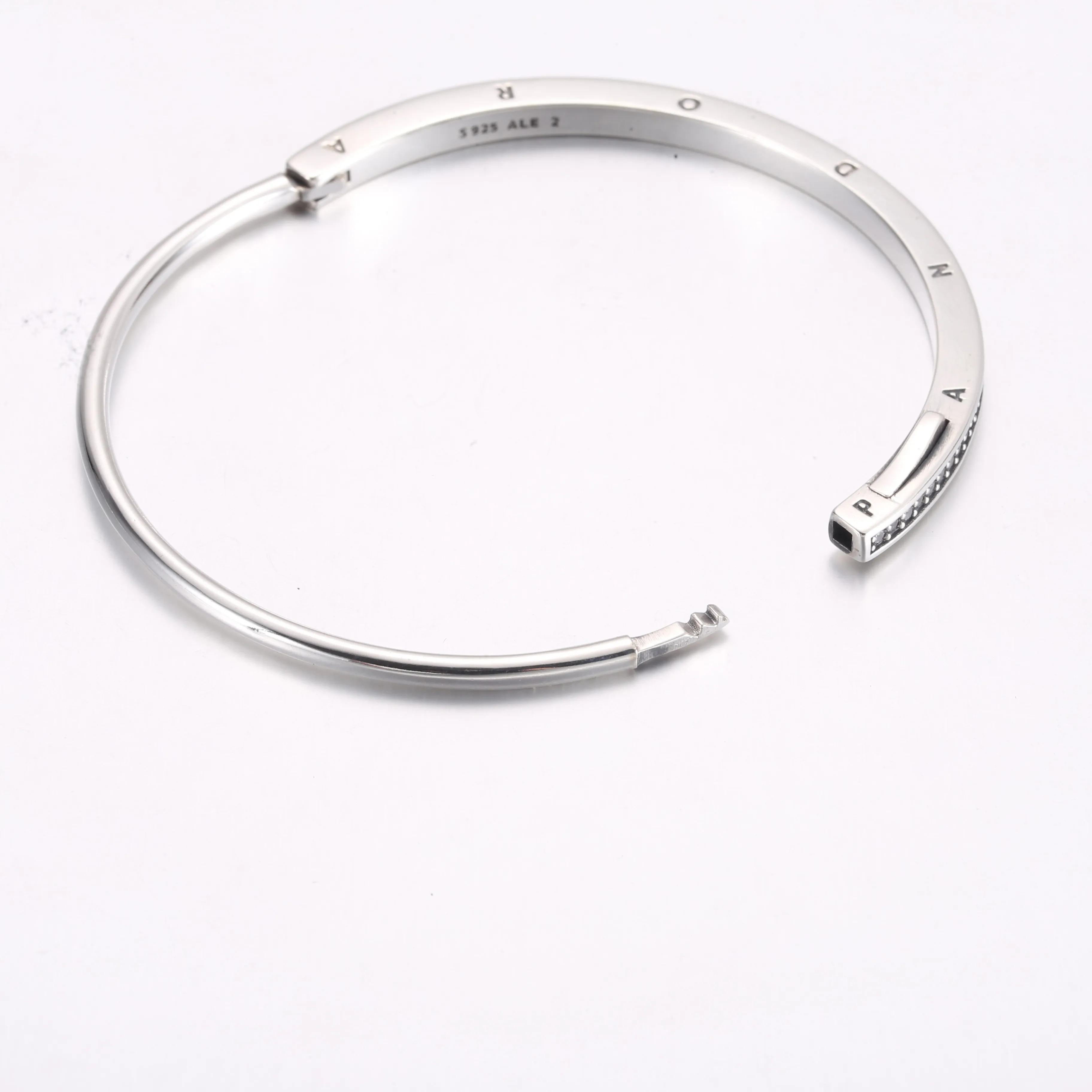 Pandora Signature I-D Pavé Bangle - 592313C01