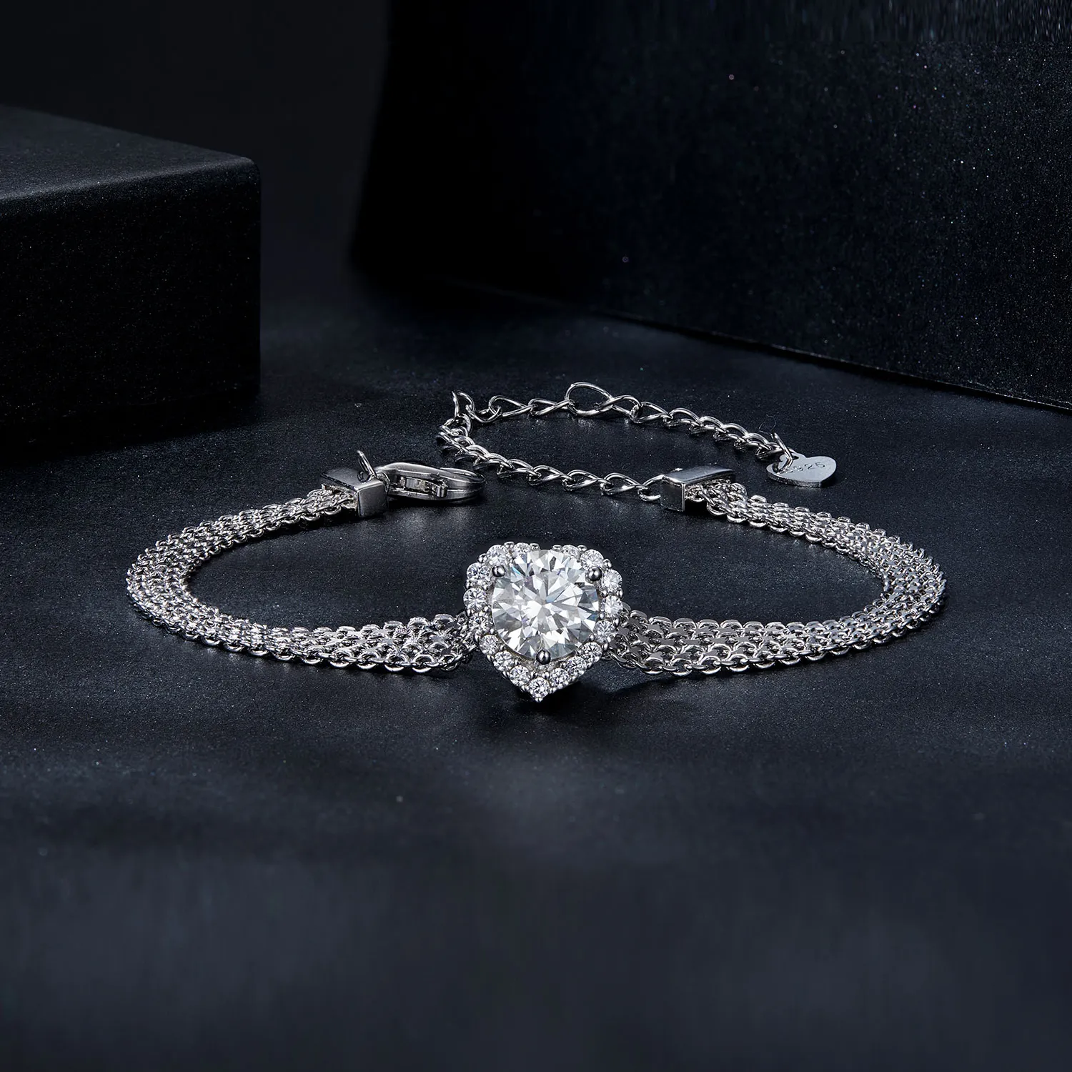 PANDORA Style Heart Moissanite flettet armbånd (med ett sertifikat) - MSB019