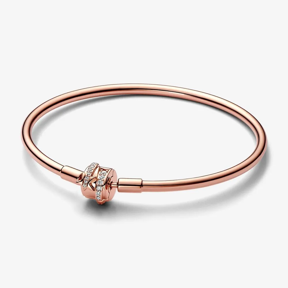 pandora moments bangle med lås med funklende stjerneskudd 582734c01