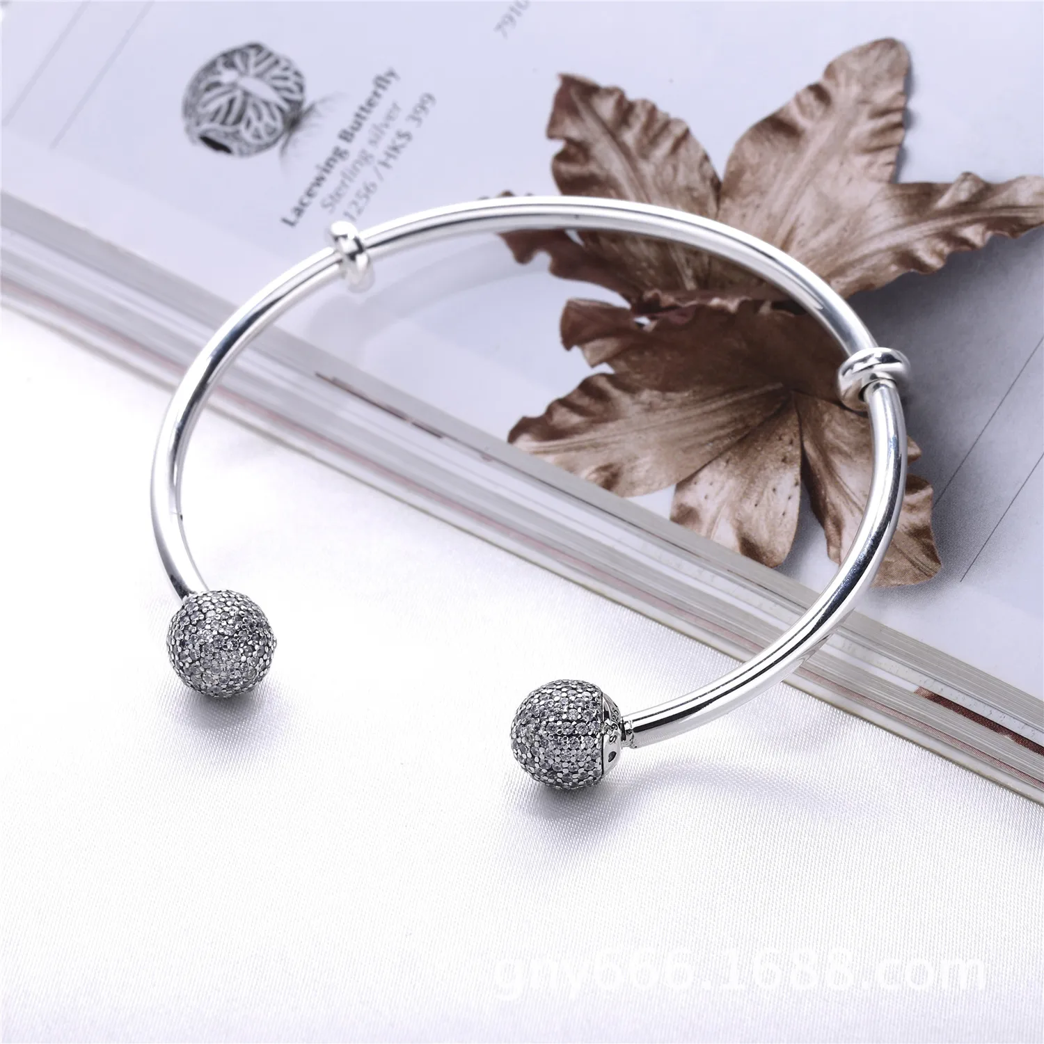 Pandora Moments Silver Open Bangle, Pavé Caps - 596438CZ