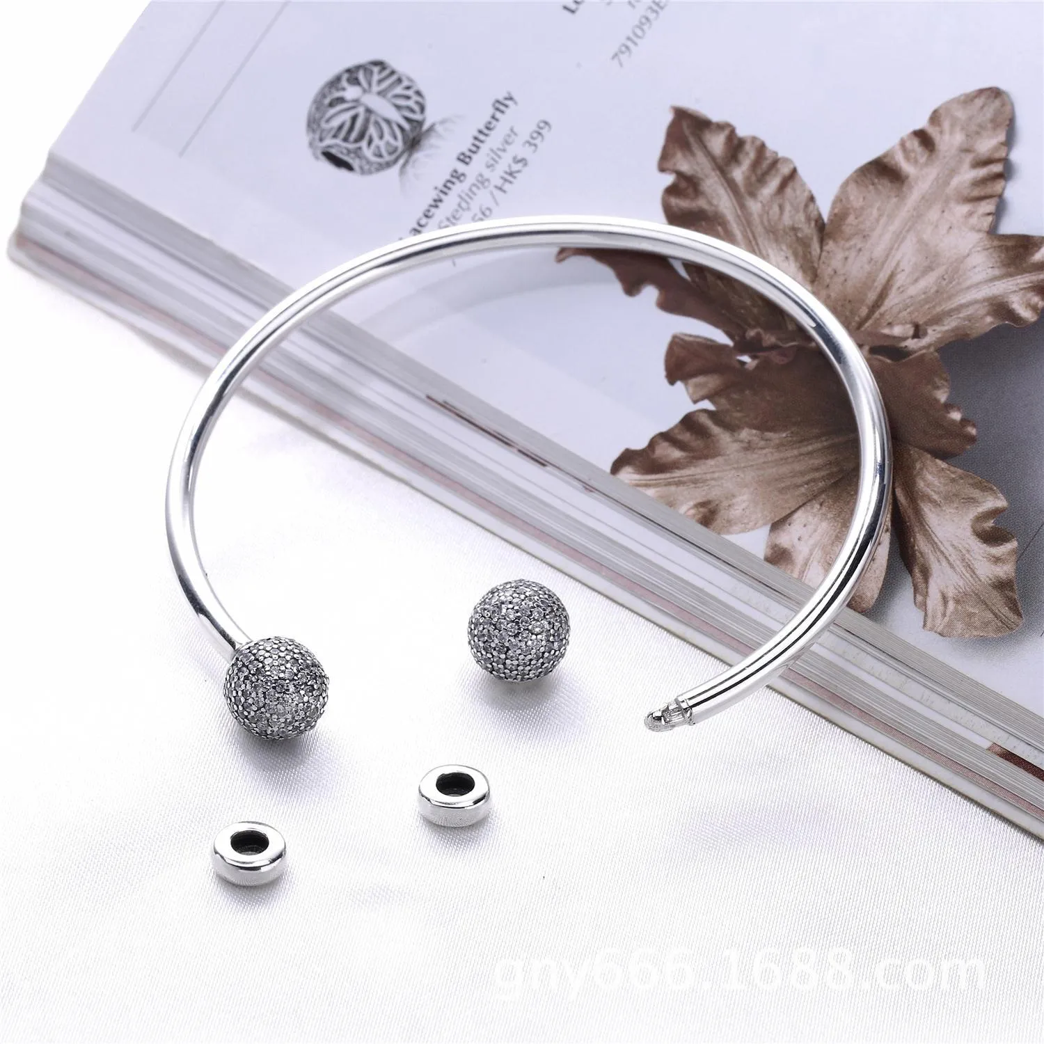 Pandora Moments Silver Open Bangle, Pavé Caps - 596438CZ