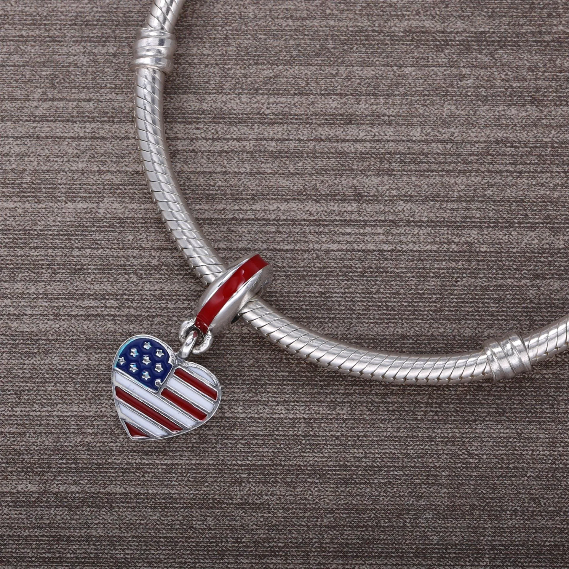 Pandora Amerikansk flagg hengende charm - 791548ENMX