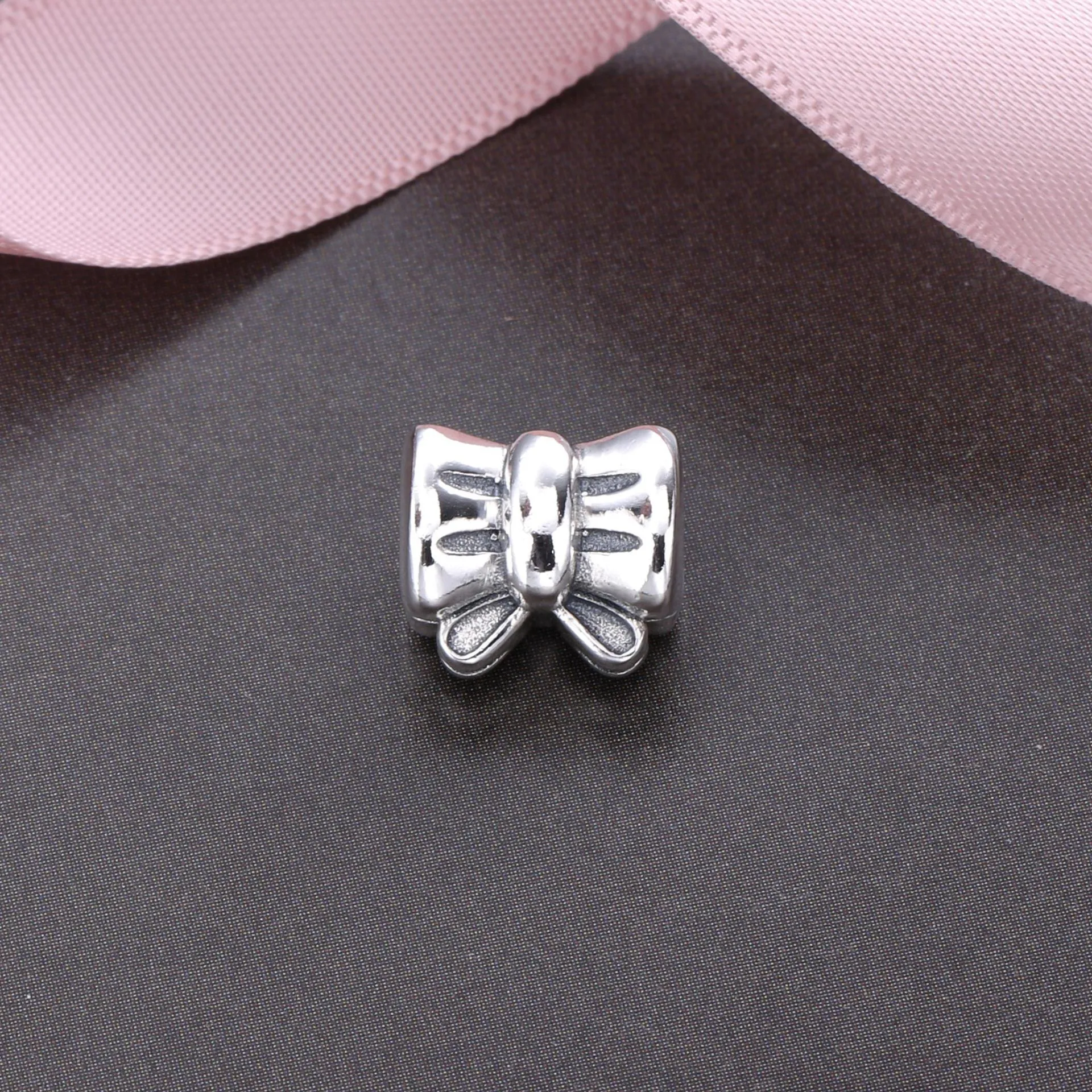 Pandora Bow Charm - 791204