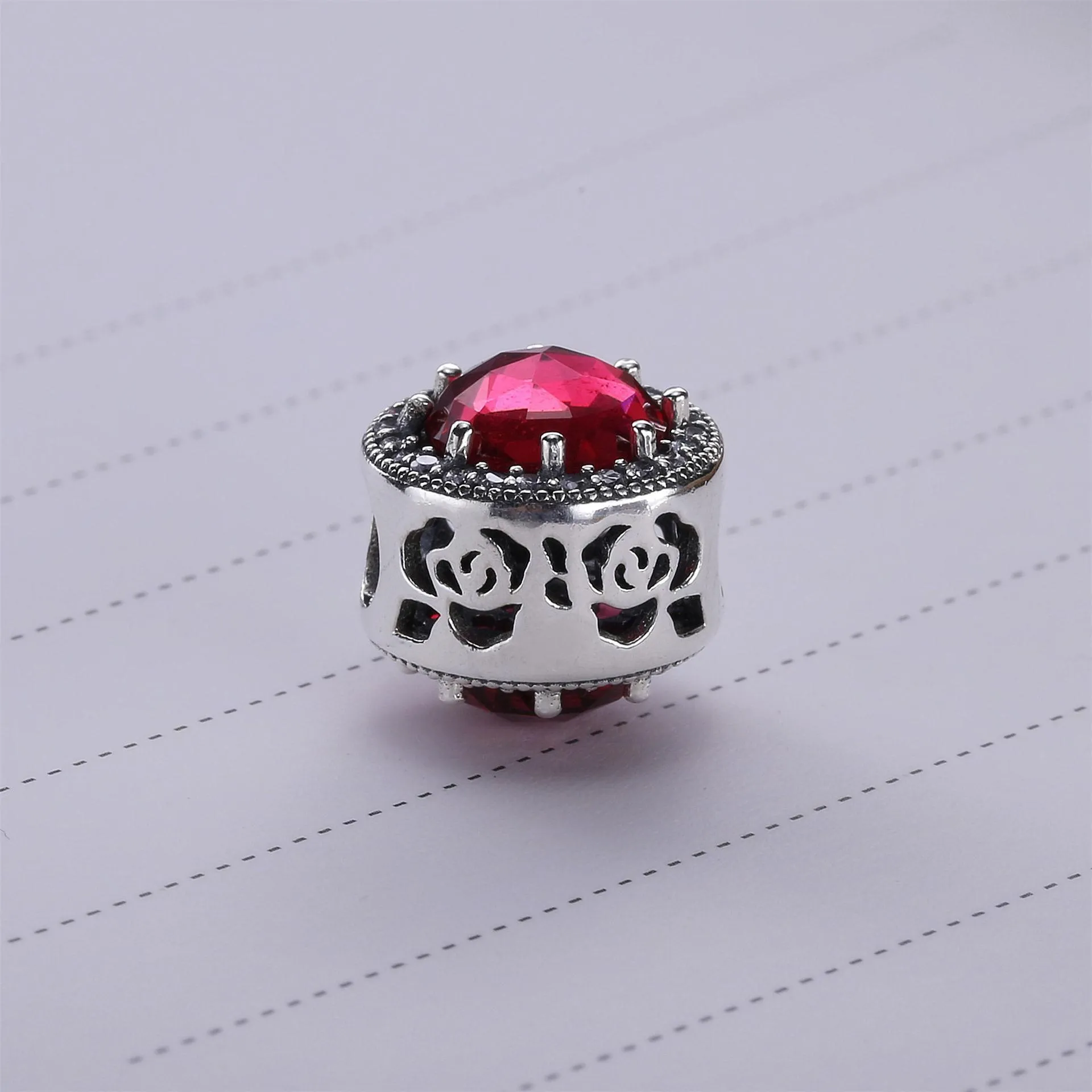 PANDORA Disney Belle's Radiant Rose Cerise Crystals Cu Charm - 792140ncc