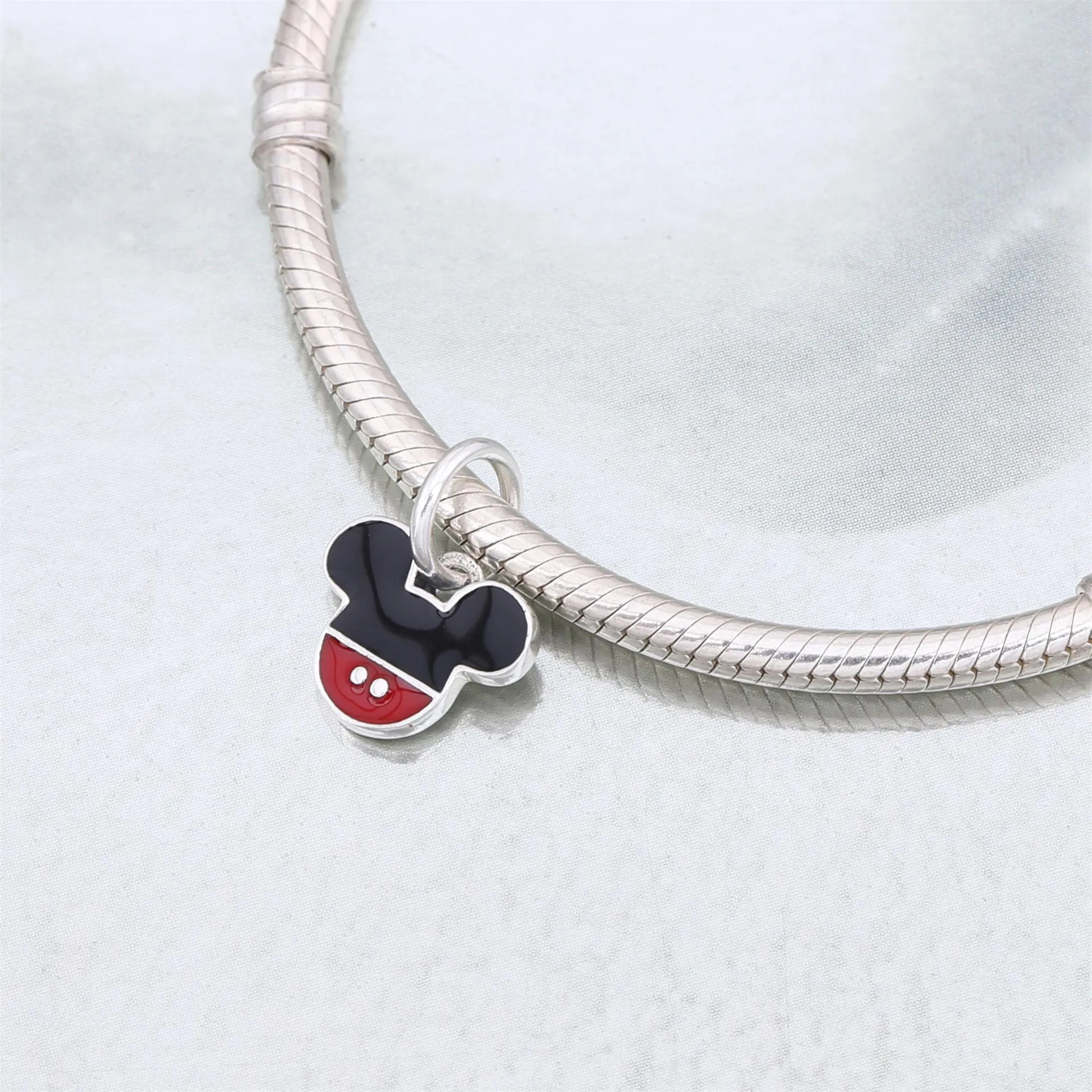 Pandora Disney Mickey sølv dingler med svart og rød emalje - 791461ENMX