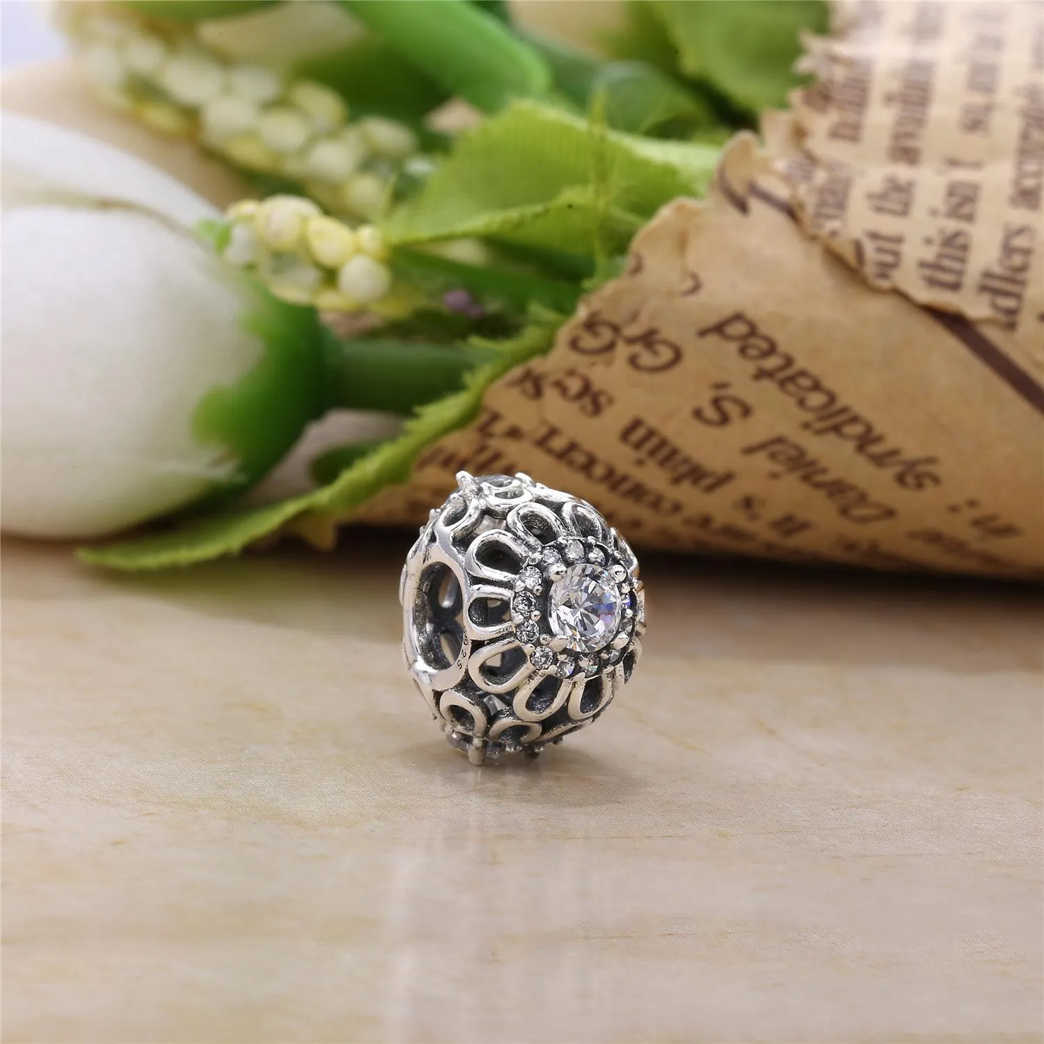 Pandora Floral Brilliance Openwork Charm - 750836CZ