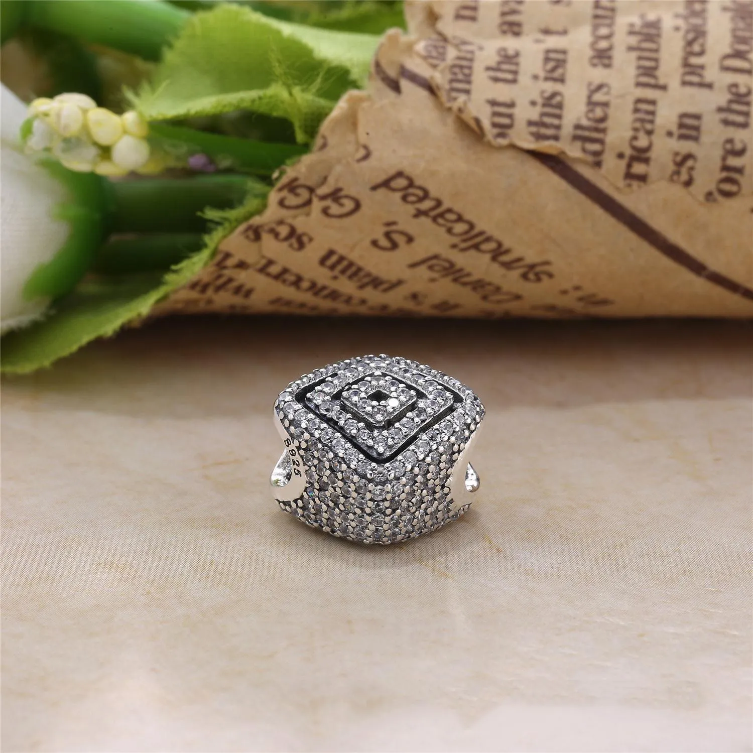 PANDORA Geometric Lines Clear CZ Charm - 796211cz