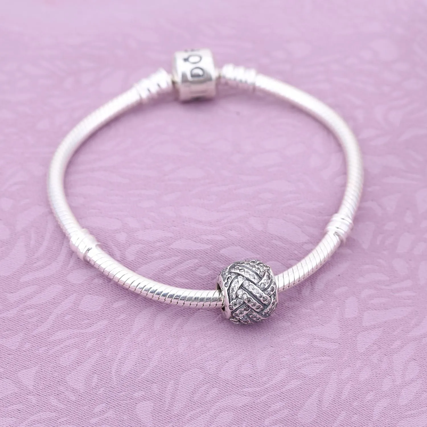 Pandora Glitrende kjærlighetsknute Charm - 791537CZ