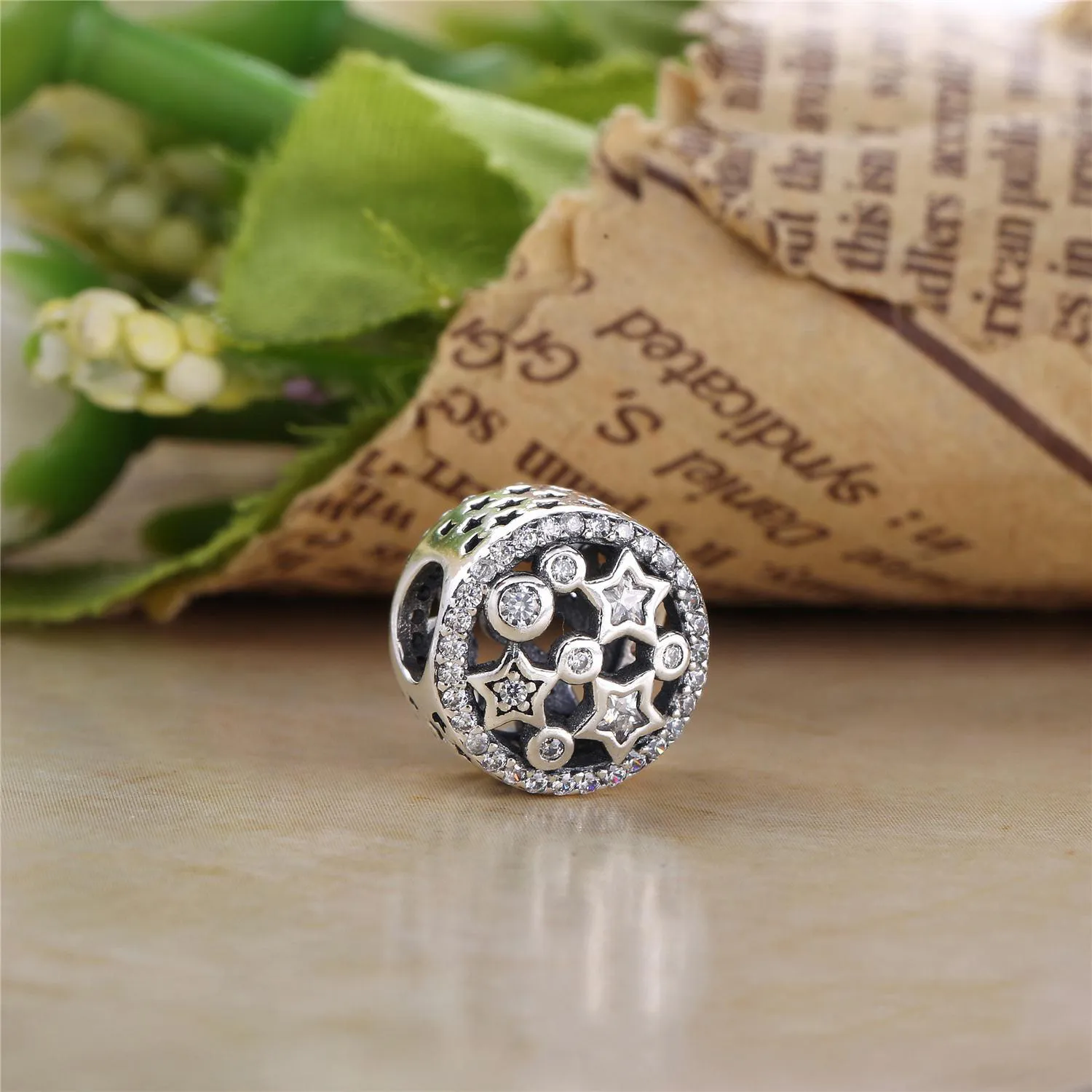 Pandora Illuminating Stars Charm - 796373CZ