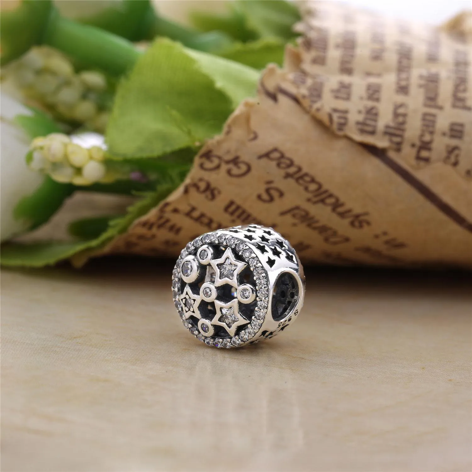 Pandora Illuminating Stars Charm - 796373CZ