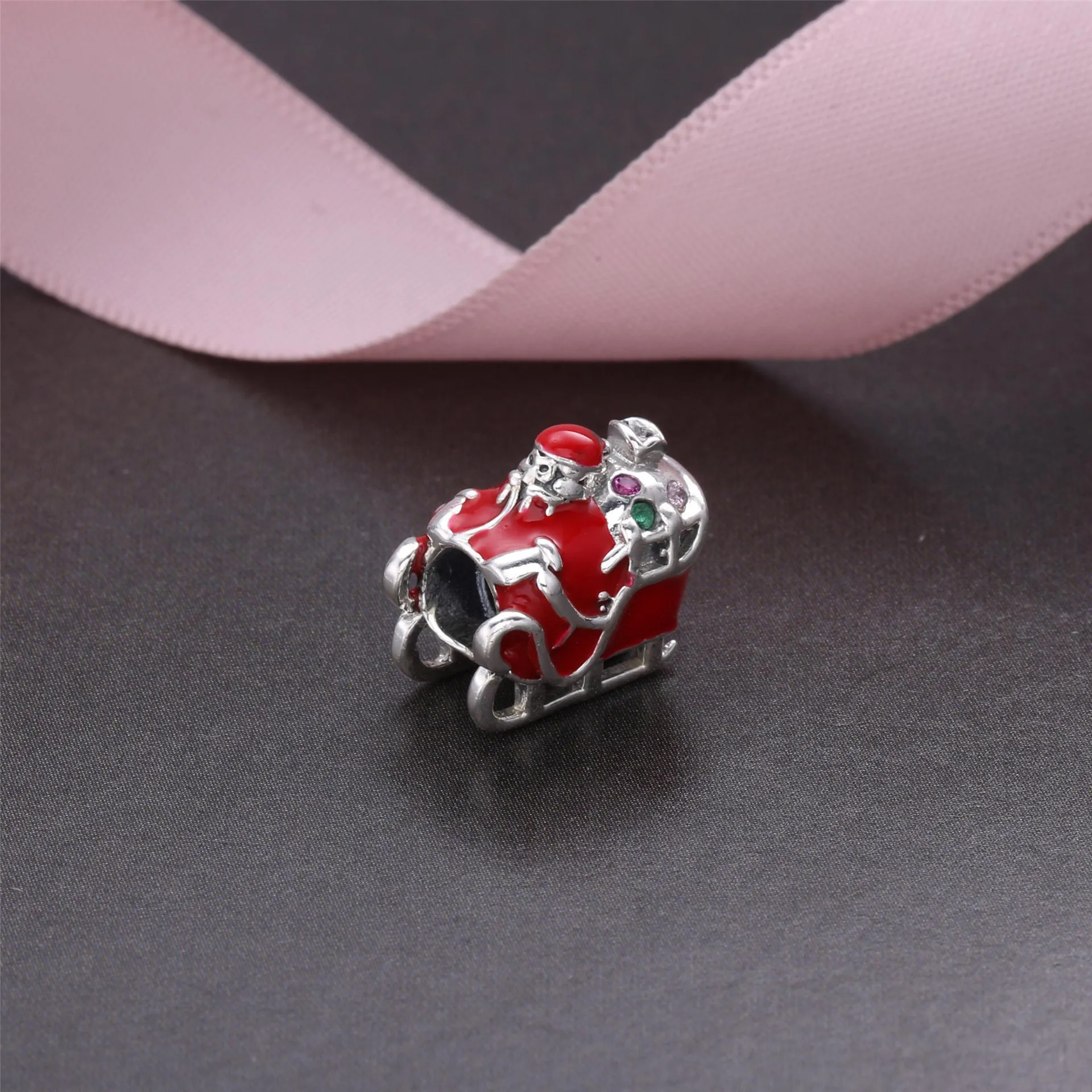 PANDORA julenisse og sleder Charm - PD0098-1G