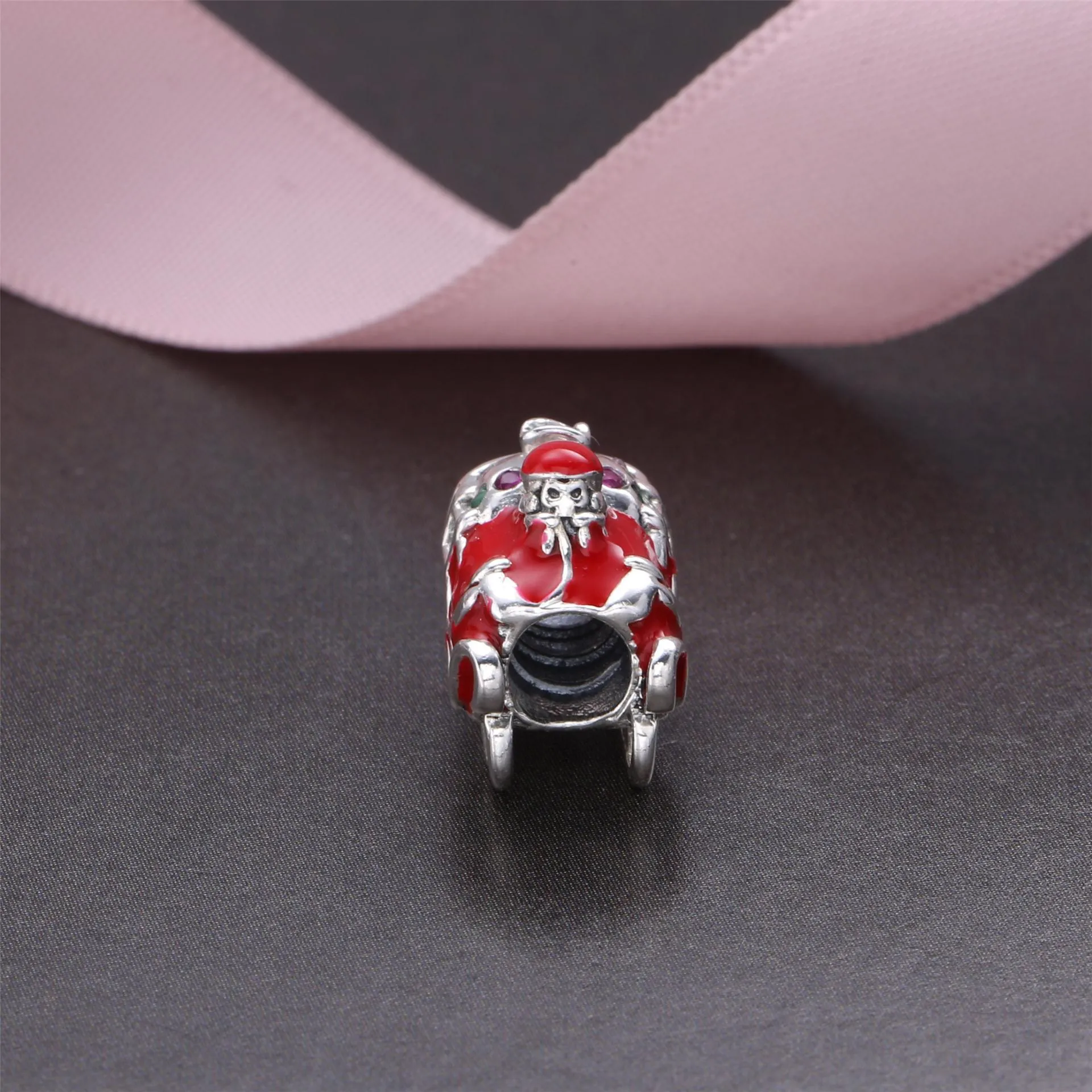 PANDORA julenisse og sleder Charm - PD0098-1G