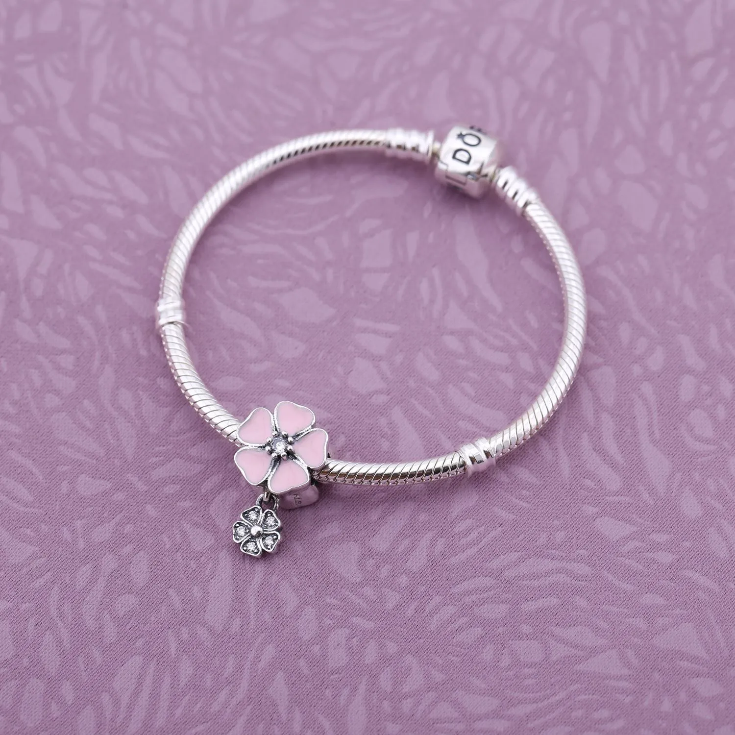 Pandora Poetic Blooms Charm - 791827EN40