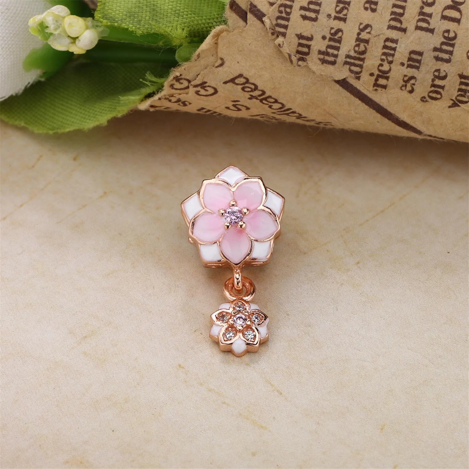 PANDORA Rose Gold Magnolia Bloom Pale Cerise Emalje Rosa Clear CZ Da Dangle - 792077PCZA