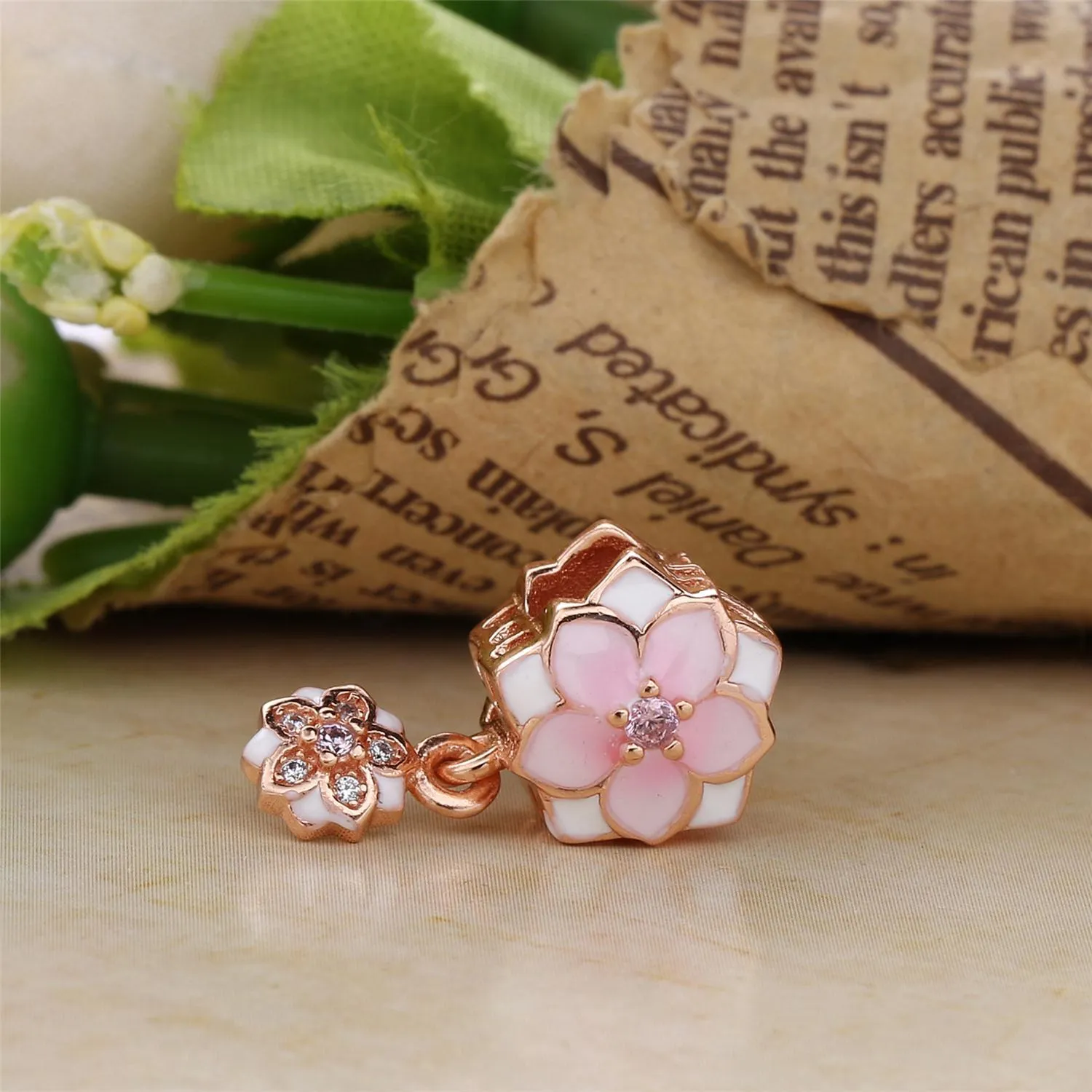 PANDORA Rose Gold Magnolia Bloom Pale Cerise Emalje Rosa Clear CZ Da Dangle - 792077PCZA