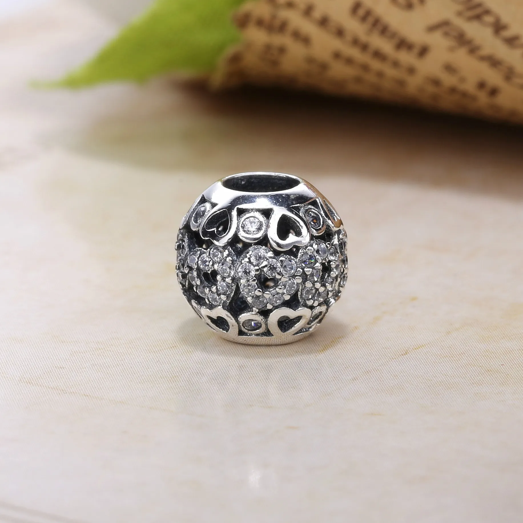 PANDORA Sparkling Heart Charm - PX00276-1