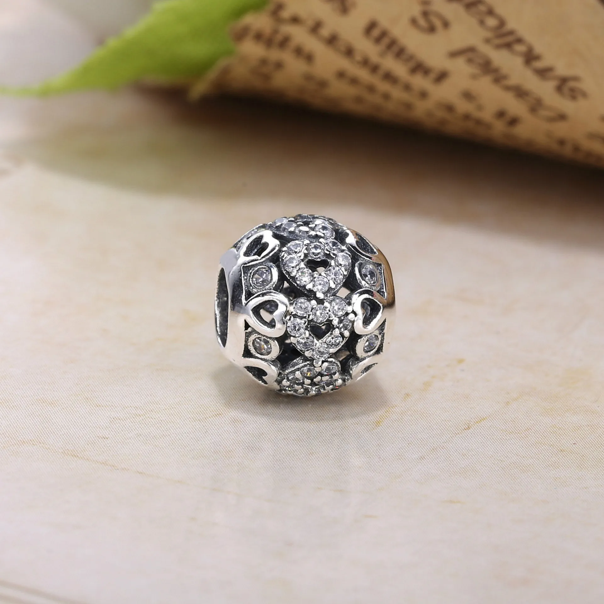 PANDORA Sparkling Heart Charm - PX00276-1