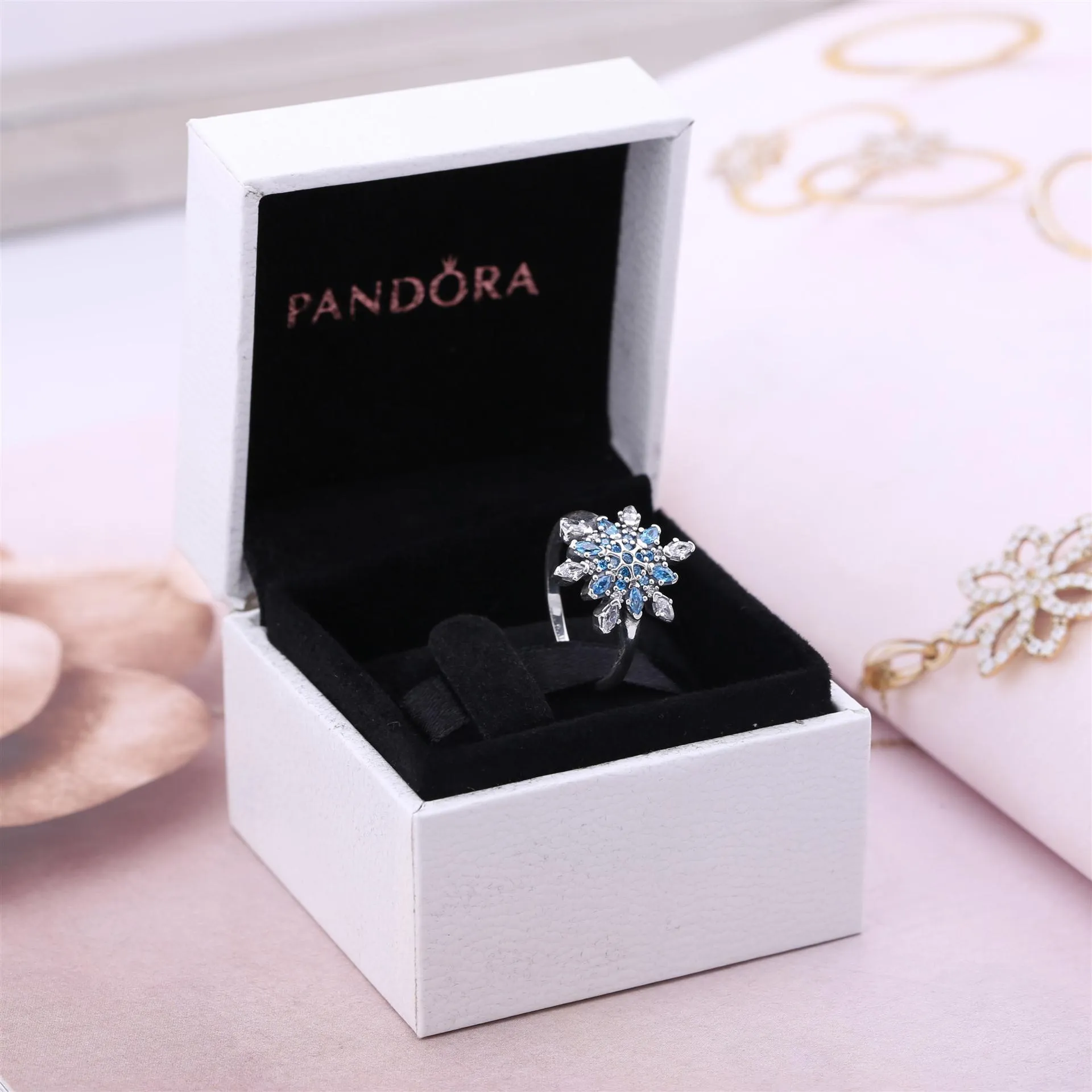 Pandora Crystallised Snowflake - 190969NBLMX