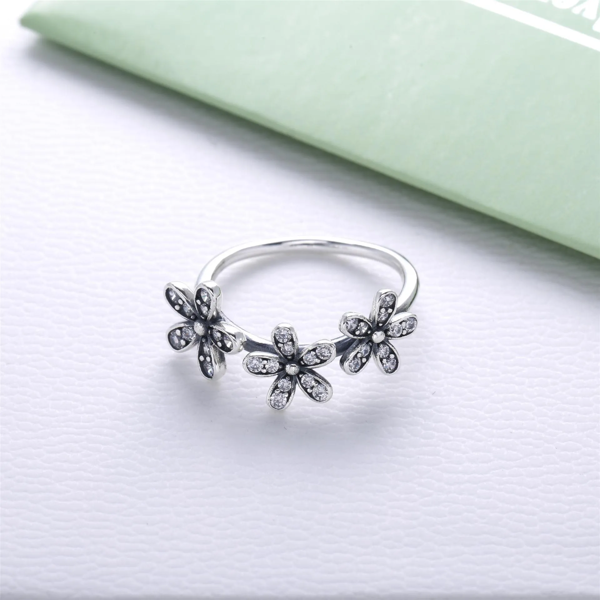 Pandora Dazzling Daisies - 190933CZ