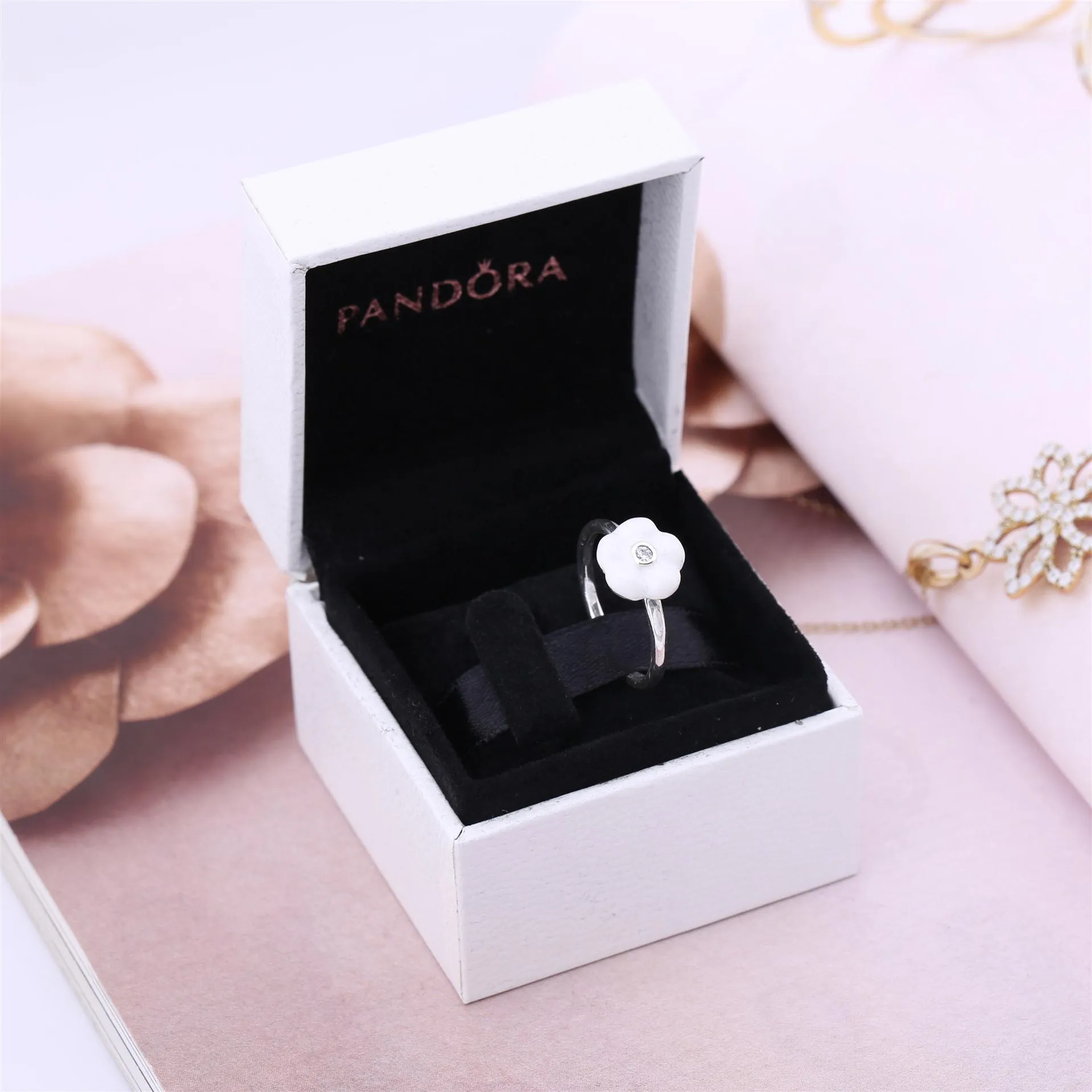 Pandora Floral silver ring with mother of pearl and clear cubic zirconia - 190999MOP