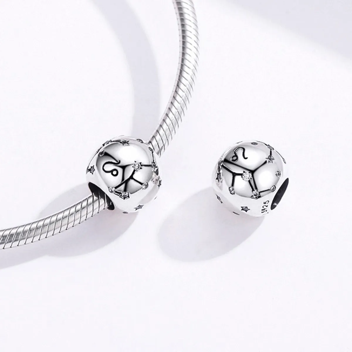 Pandora Style Sølv Leo Charm - SCC1218-5