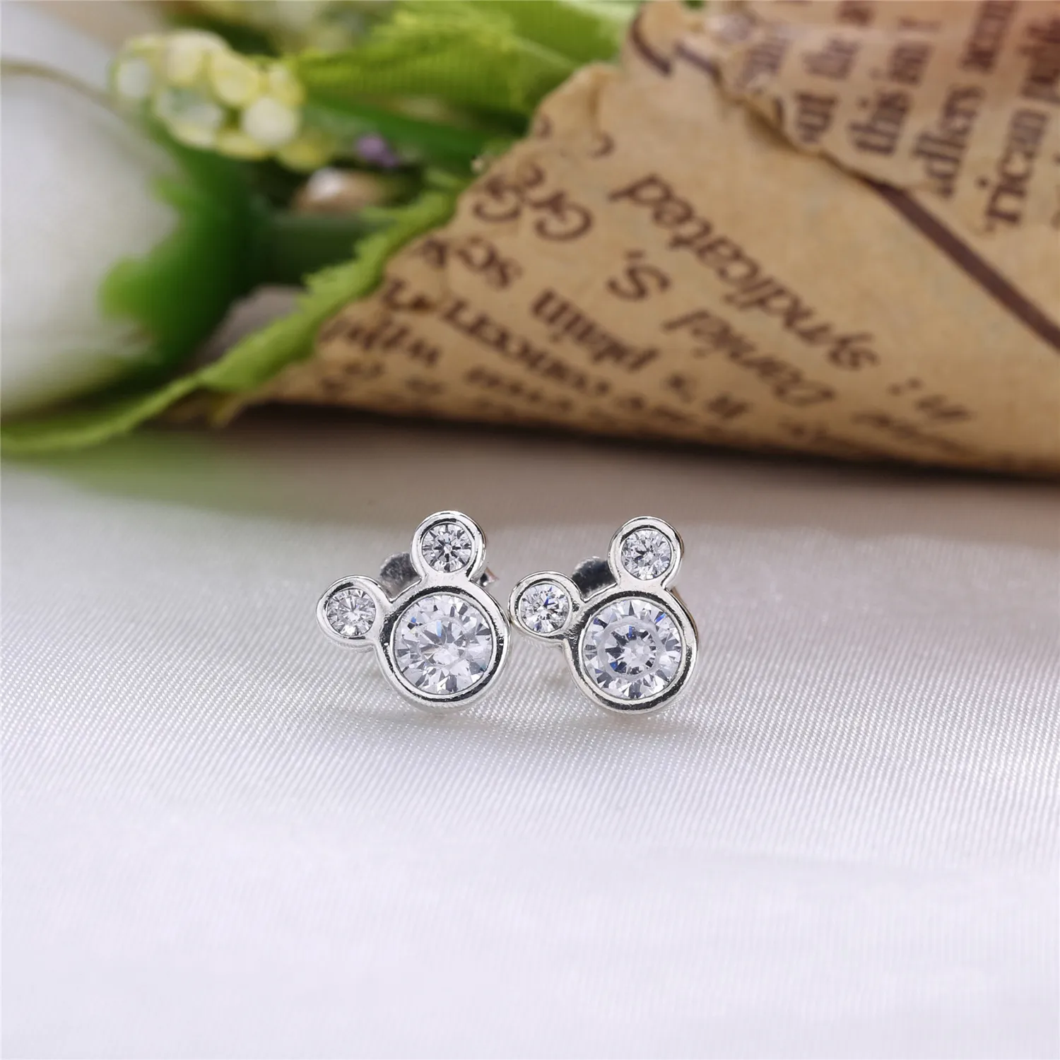 Pandora Disney Mickey silver stud earrings with cubic zirconia - 290577CZ