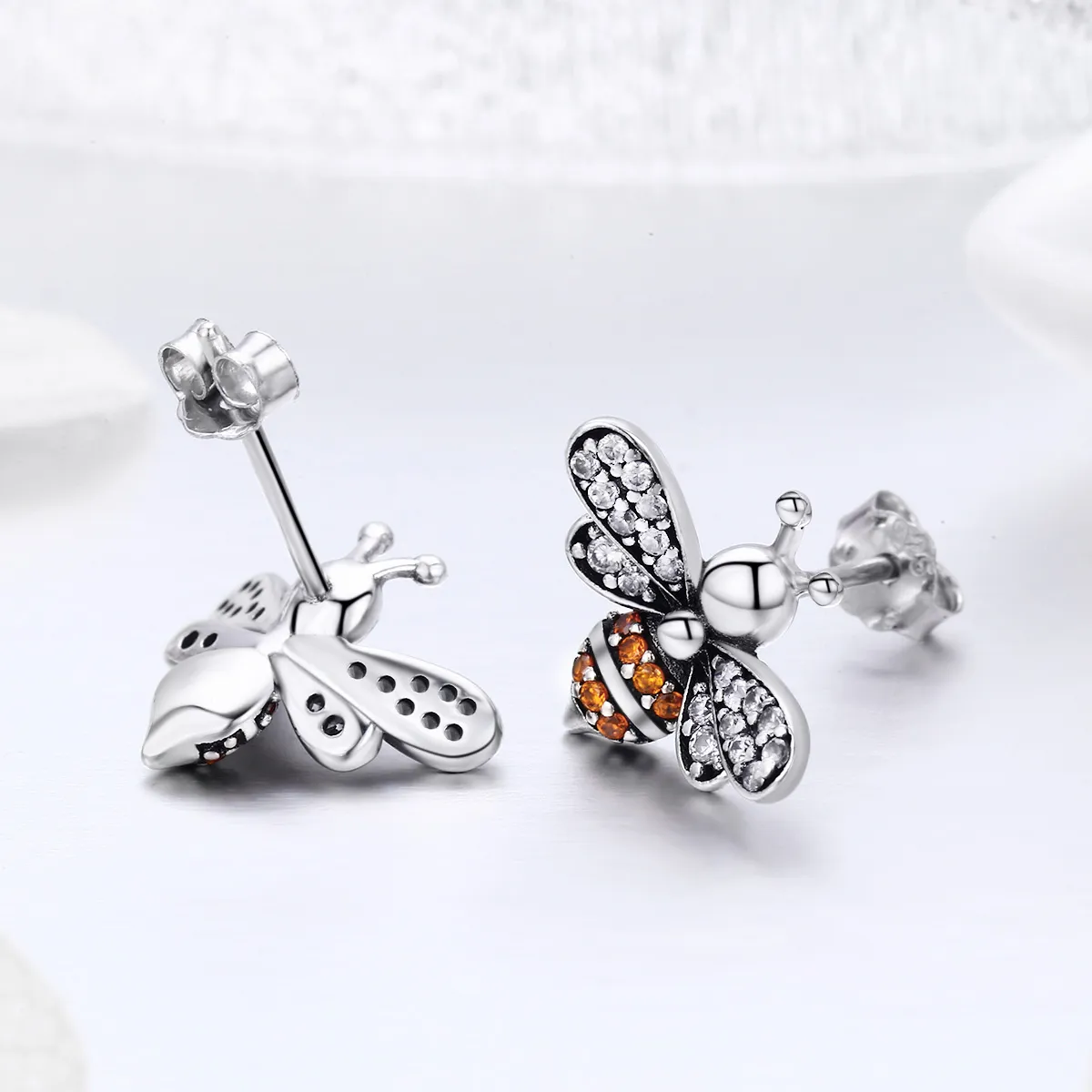 Pandora Style Silver Bee Story Stud øredobber - SCE344