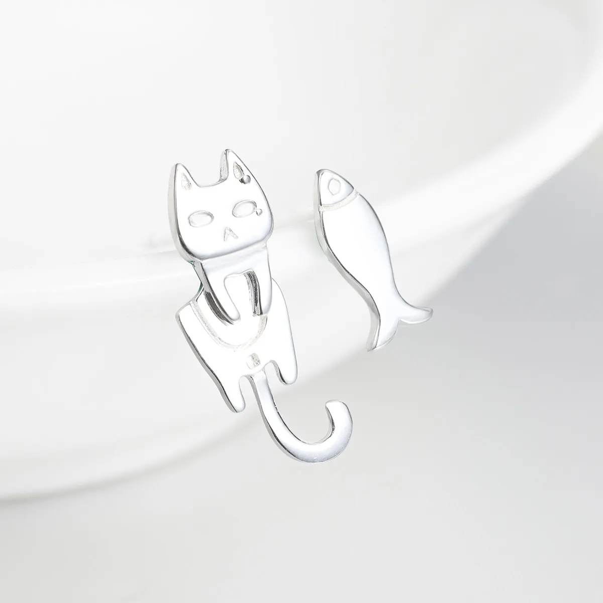 Pandora Style Silver Cat and Fish Stud øredobber - SCE488