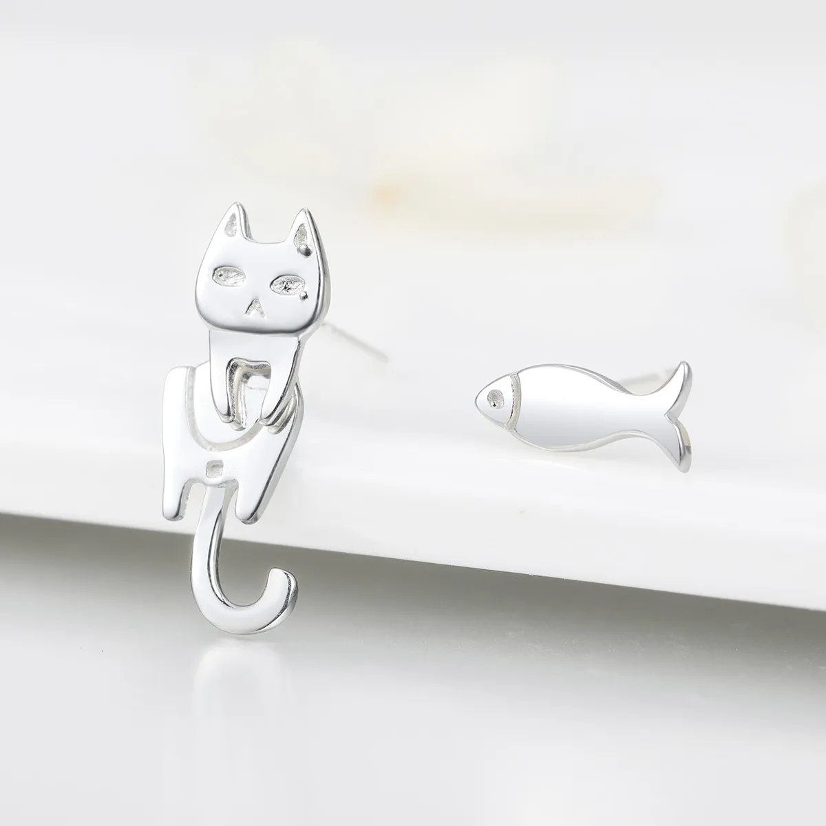 Pandora Style Silver Cat and Fish Stud øredobber - SCE488