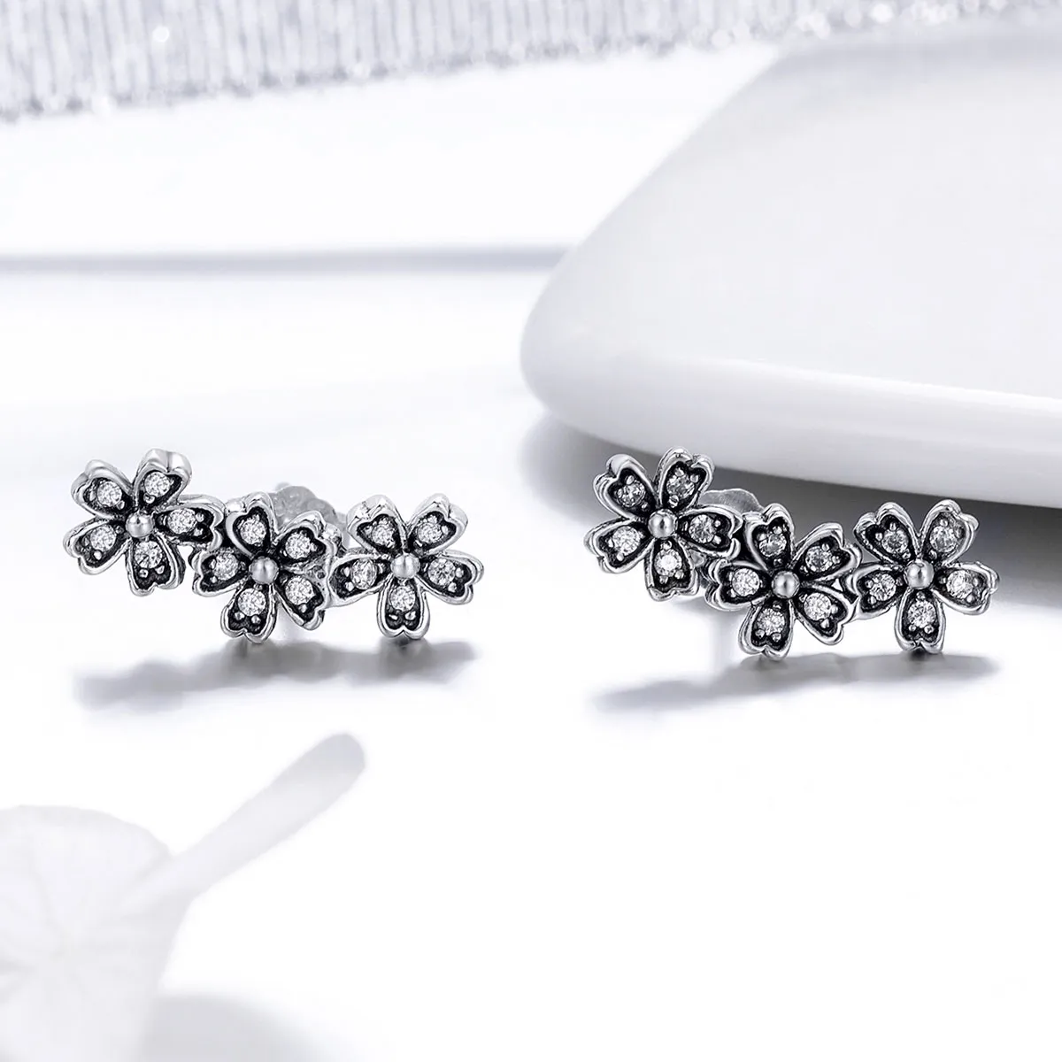 Pandora Style Silver Contracted Daisy Stud øredobber - SCE419