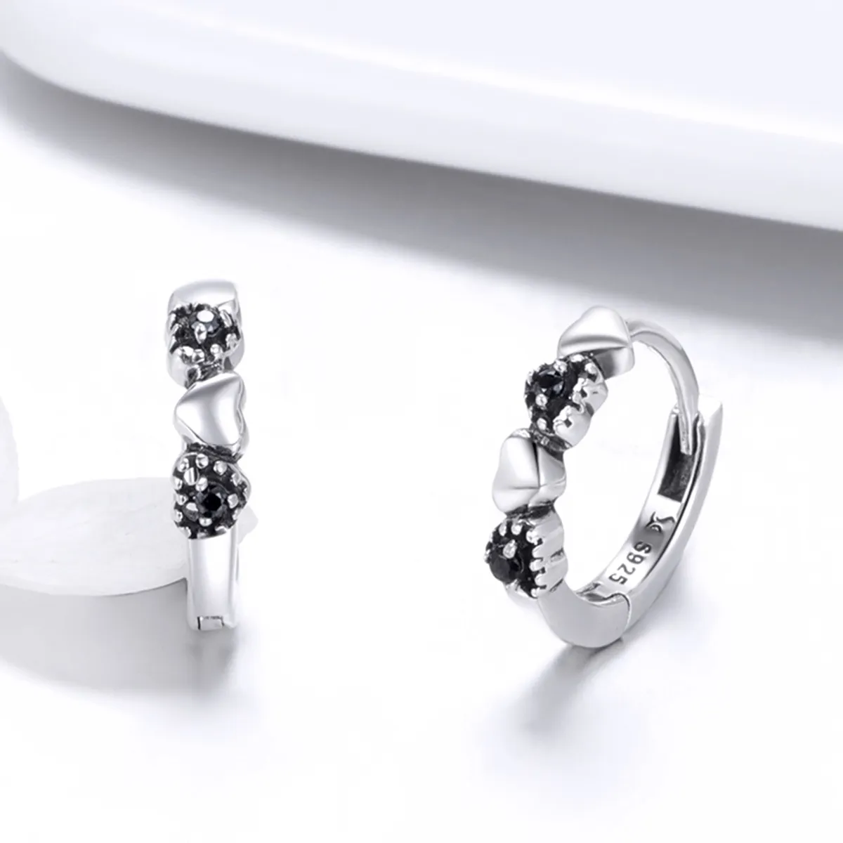 Pandora Style Silver Hearts Dating Hoop øredobber - SCE445