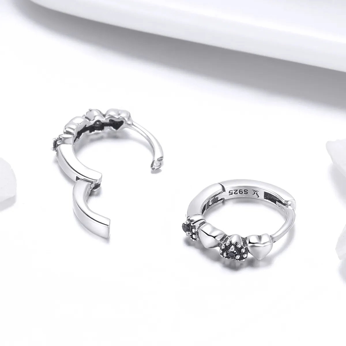 Pandora Style Silver Hearts Dating Hoop øredobber - SCE445